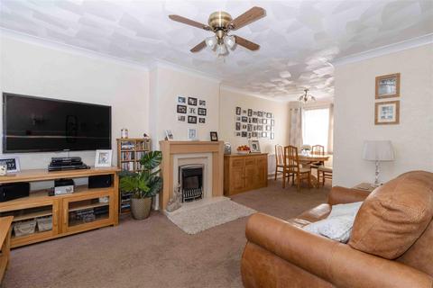 25 Boxgrove, Goring By Sea, Worthing, BN12 6BG