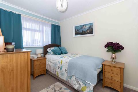 25 Boxgrove, Goring By Sea, Worthing, BN12 6BG