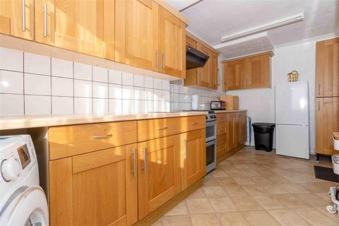 25 Boxgrove, Goring By Sea, Worthing, BN12 6BG