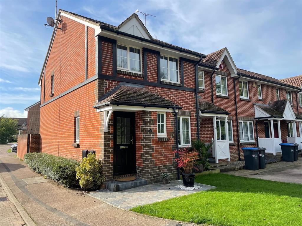 Payton Drive, Burgess Hill 3 bed end of terrace house £380,000