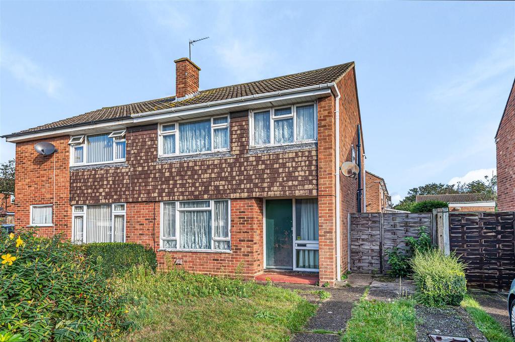 Ormesby Way, Bedford 3 bed semidetached house £230,000