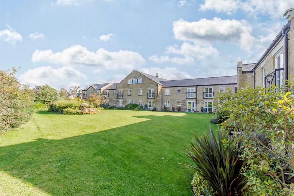 Hollis Court