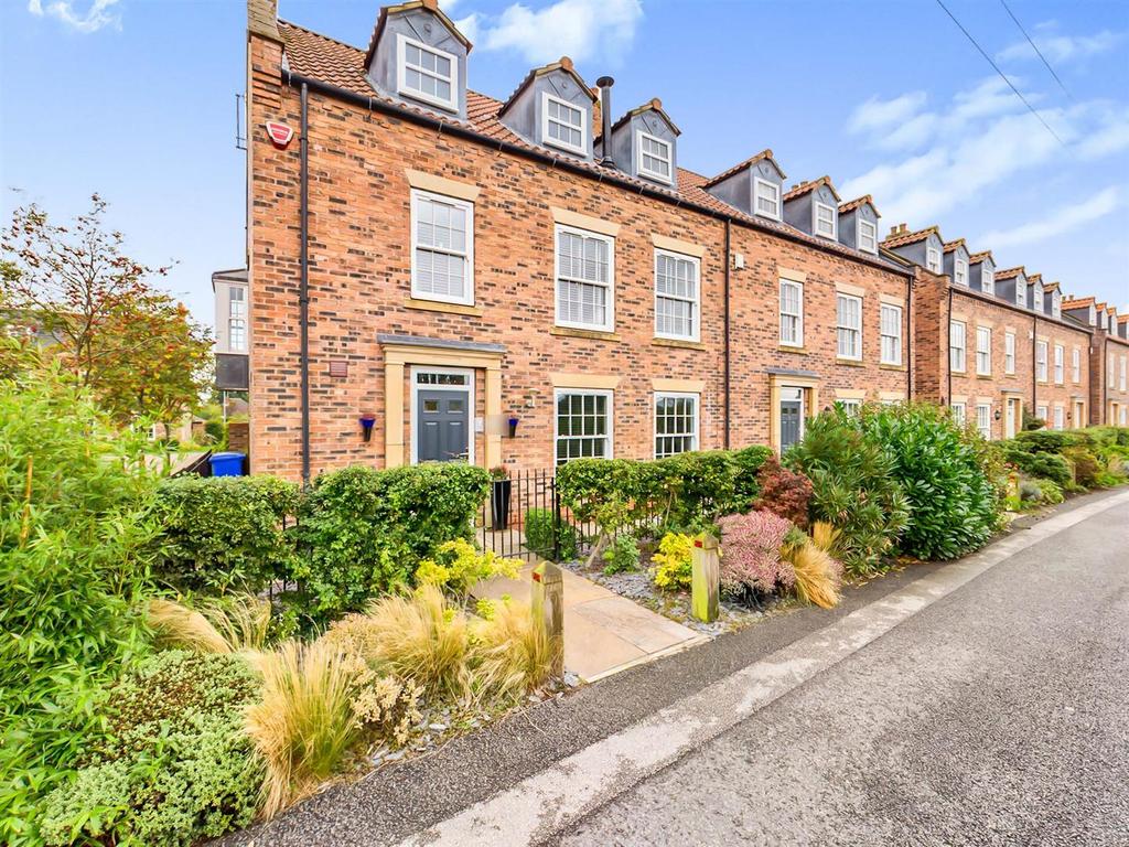 Kitchen Lane, Beverley 4 bed semidetached house £465,000