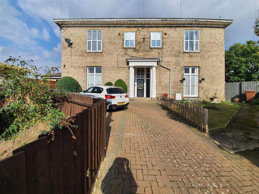 Sandhurst Avenue, Ipswich 1 bed apartment £149,000