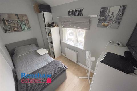 10 Darwin Avenue, Ilkeston, DE7 5GN