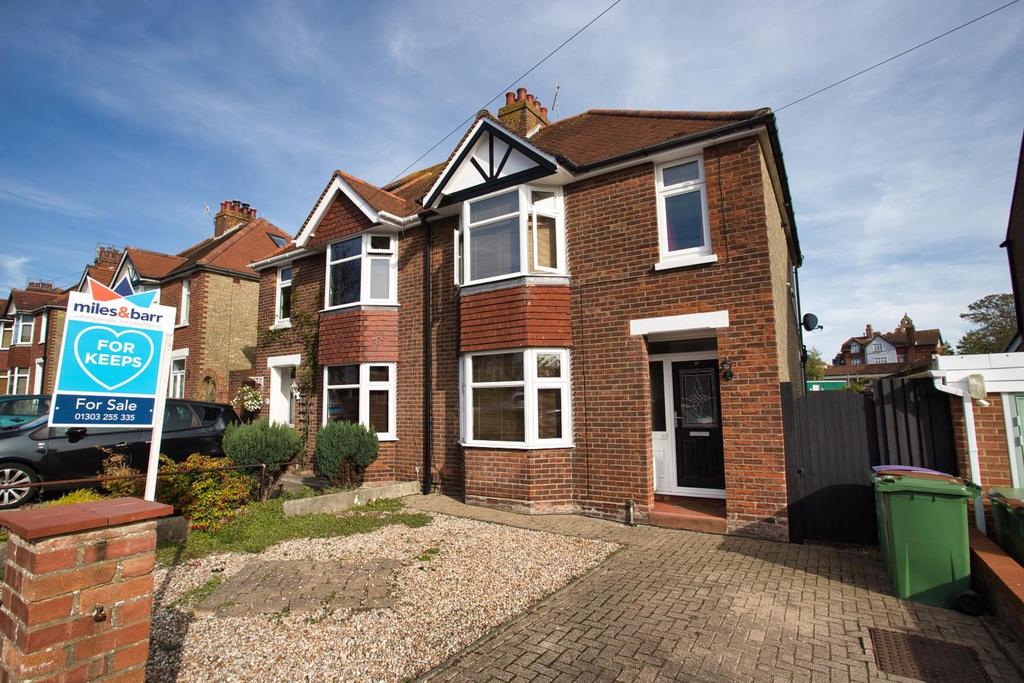 Dolphins Road, Folkestone 3 bed semidetached house £340,000