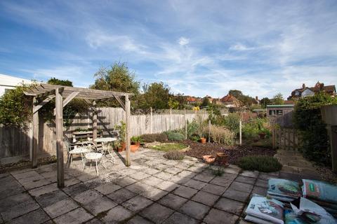 10 Dolphins Road, Folkestone, CT19 5PL