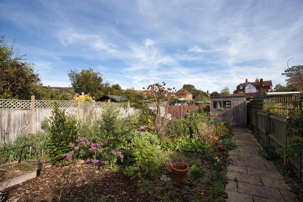 Dolphins Road, Folkestone 3 bed semidetached house £340,000