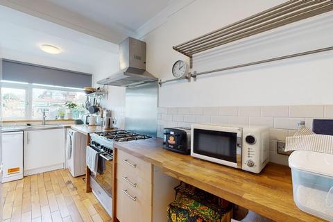 10 Dolphins Road, Folkestone, CT19 5PL