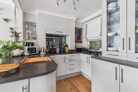 9 Broadstone, Dartmouth, TQ6 9NR