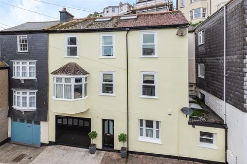 9 Broadstone, Dartmouth, TQ6 9NR