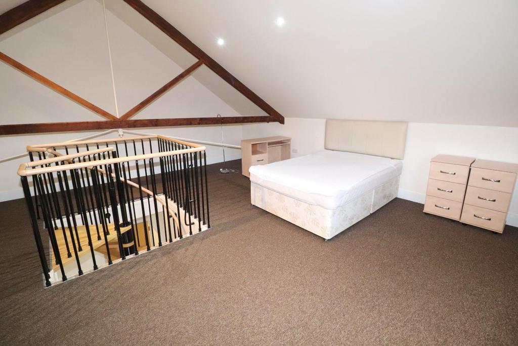 11 - Bedroom 3.JPG