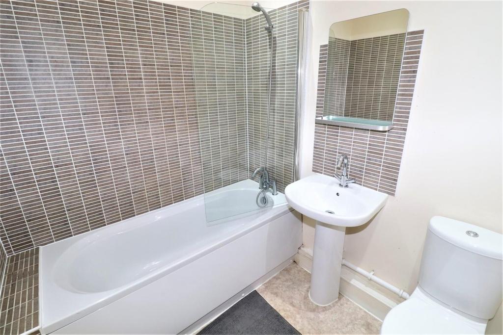 12 - Bathroom.JPG