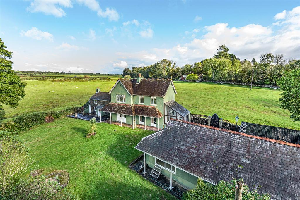 Middlemoor, Tavistock 4 bed detached house £600,000