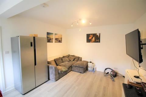 6 bedroom semi-detached house to rent - *£120pppw* Fletcher Road, Beeston, NG9 2EL - UON
