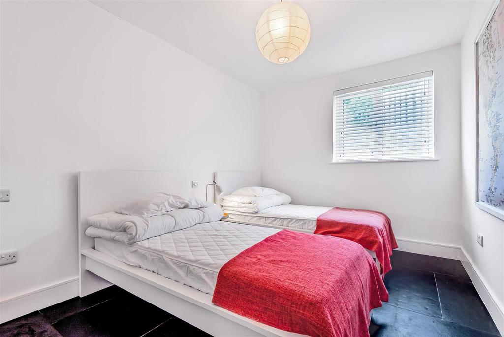 12 Bedroom.jpg