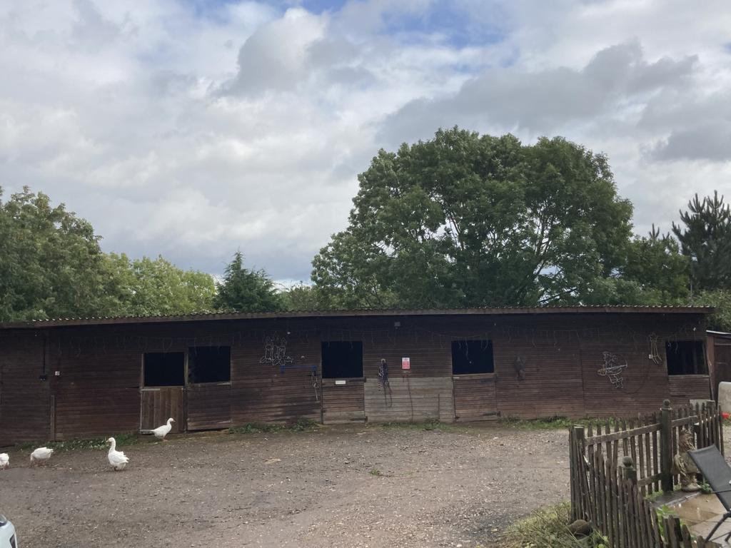 Polesworth, WARWICKSHIRE 4 bed bungalow £250,000