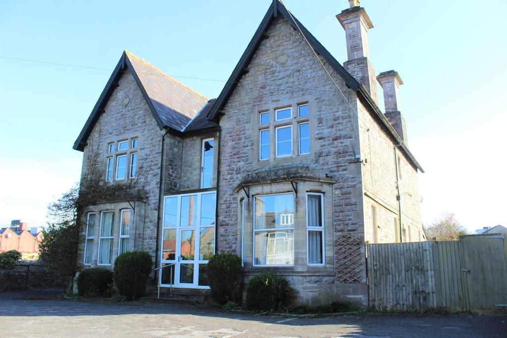 Charlton Road, Shepton Mallet, Shepton Mallet, BA4 16 bed character
