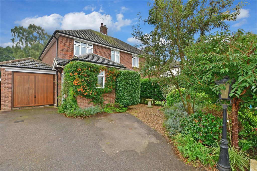 Waldron Drive, Loose, Maidstone, Kent 3 bed semidetached house £425,000
