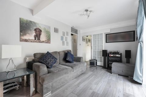 80a Thamesmead, Walton-on-thames, KT12 2SJ