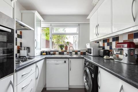 80a Thamesmead, Walton-on-thames, KT12 2SJ