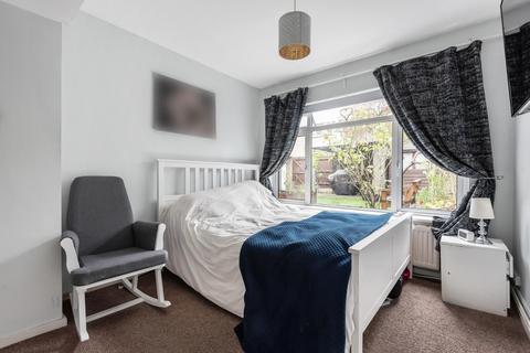 80a Thamesmead, Walton-on-thames, KT12 2SJ
