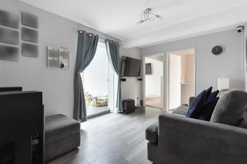 80a Thamesmead, Walton-on-thames, KT12 2SJ