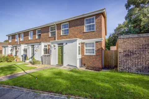 24 Spinney Close, New Malden, KT3 5BQ