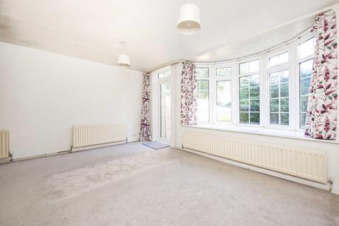 24 Spinney Close, New Malden, KT3 5BQ