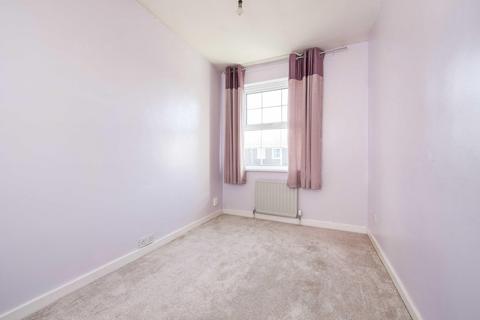24 Spinney Close, New Malden, KT3 5BQ