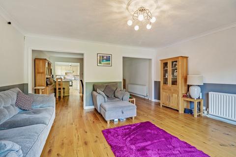 62 Clifton Road, Rochford, SS4 3HJ