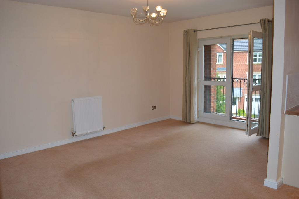 Kingsbury Close, Bury, BL8 2 bed flat £700 pcm (£162 pw)