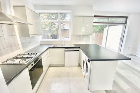 9 Fairfields Close, London, NW9 0PH
