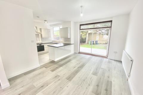 9 Fairfields Close, London, NW9 0PH