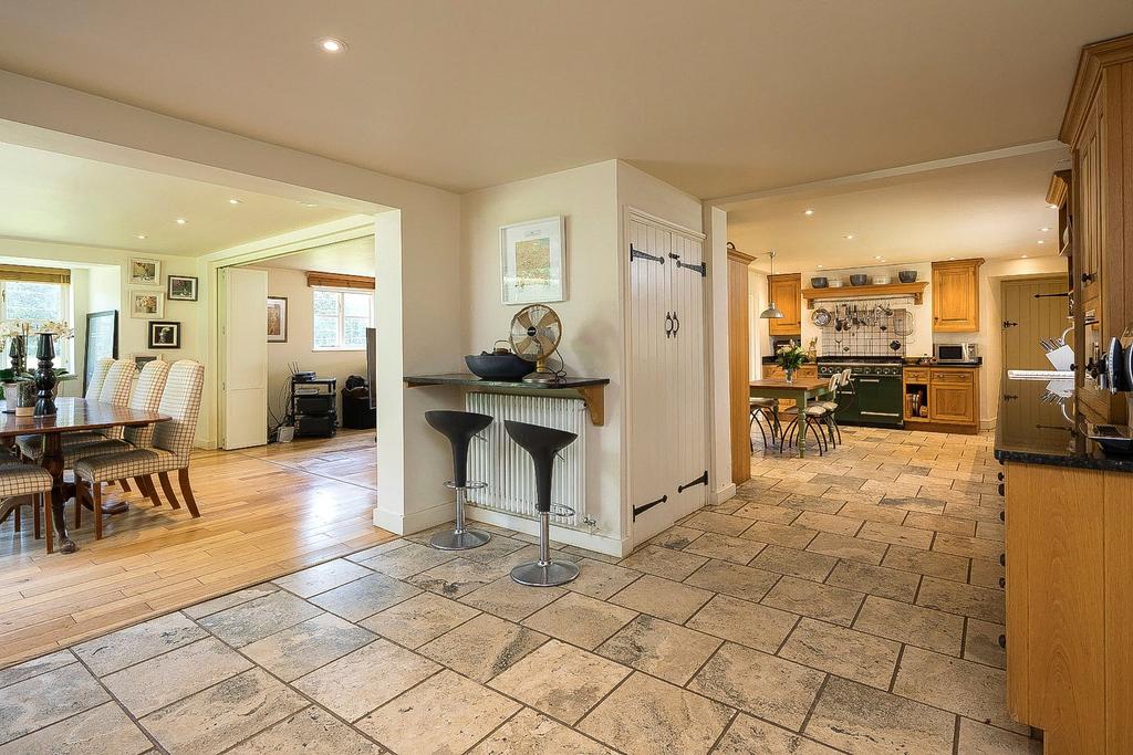 Kitchen/Dining