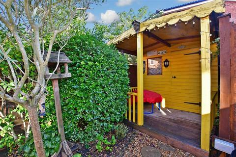 19 Chelmsford Close, Sutton, SM2 5BG