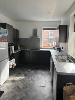 6 bedroom terraced house to rent, Furness Road, Manchester