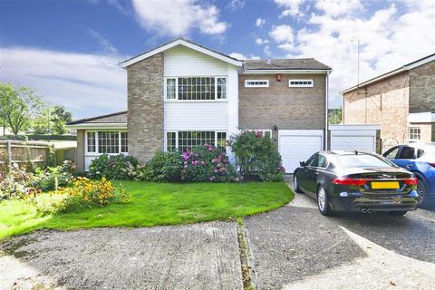 6 The Spinney, Crawley, RH11 8PH