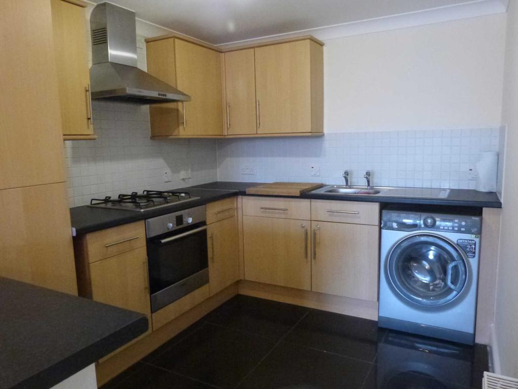 High Street, Selsey 1 bed flat £715 pcm (£165 pw)