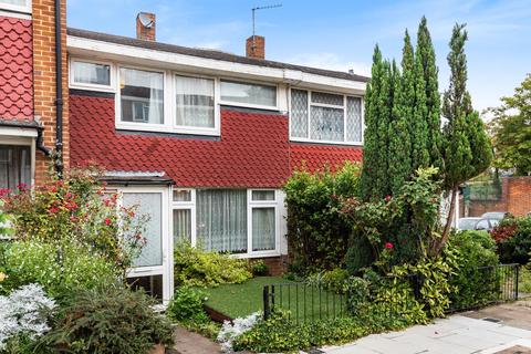 11 Windsor Close, London, SE27 9LU