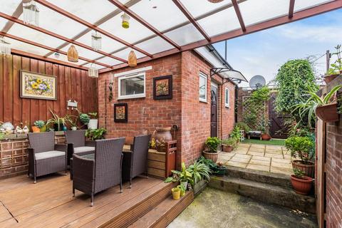 11 Windsor Close, London, SE27 9LU