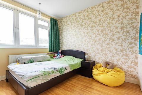 11 Windsor Close, London, SE27 9LU