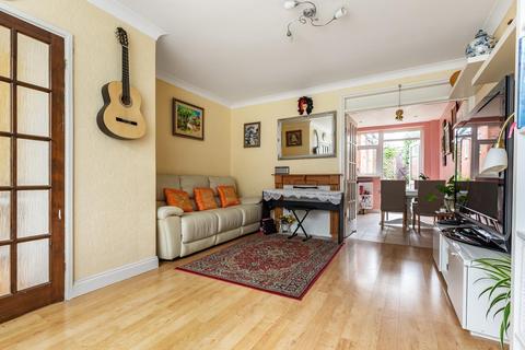 11 Windsor Close, London, SE27 9LU