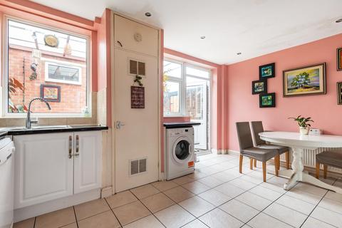 11 Windsor Close, London, SE27 9LU