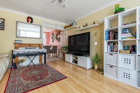 11 Windsor Close, London, SE27 9LU