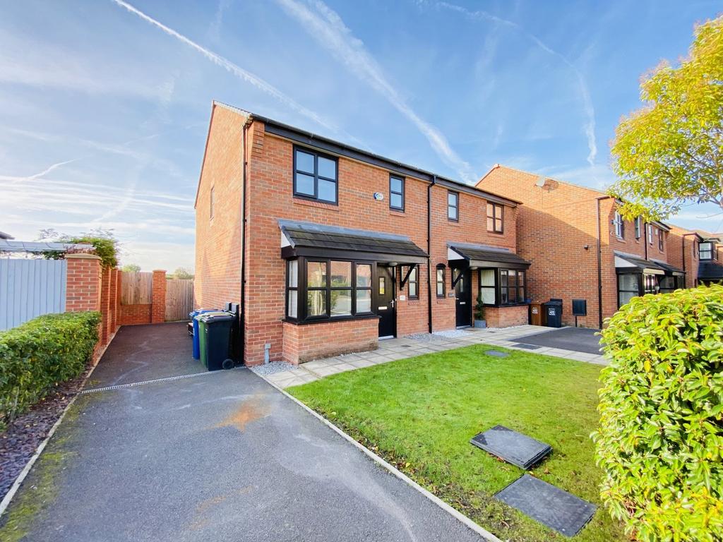 Harrow Drive, Heaton Moor, Stockport, SK4 3 bed semidetached house £