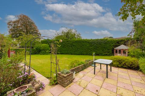 1 Fife Way, Bookham, Leatherhead, KT23 3PH
