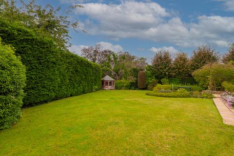 1 Fife Way, Bookham, Leatherhead, KT23 3PH