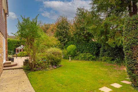 1 Fife Way, Bookham, Leatherhead, KT23 3PH