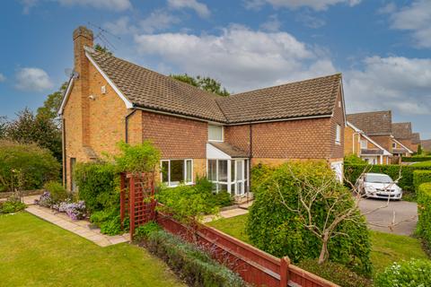 1 Fife Way, Bookham, Leatherhead, KT23 3PH